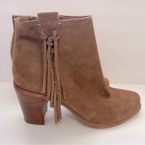 The Wishbone Collection Brown Suede Ankle with tassels Boots Size 8M - Picture 13 of 13